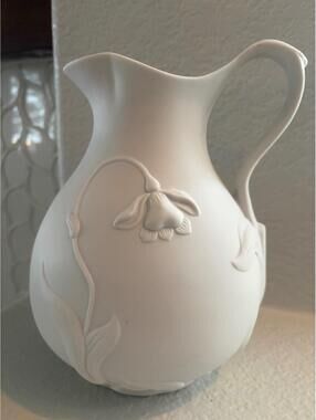 Vintage Metropolitan Museum of Art  8.5” White Jonquil Porcelain Bisque Pitcher